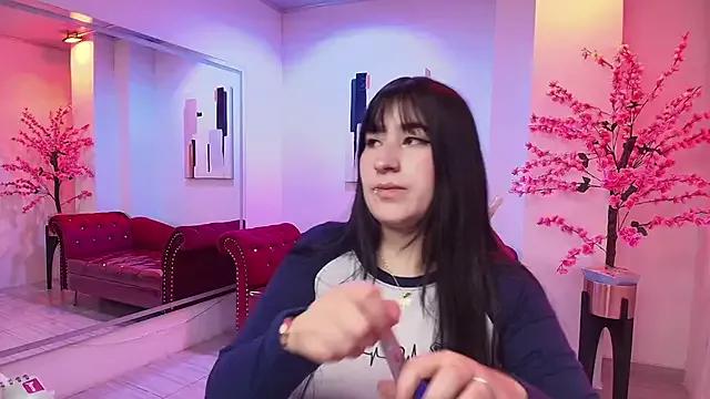 Valen_Roussel from StripChat is Freechat