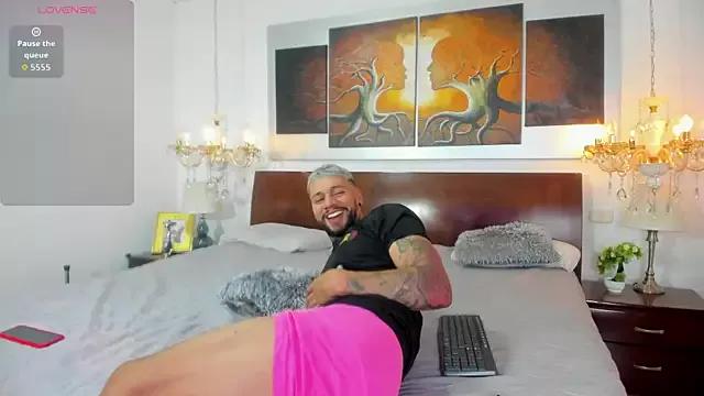 Valentiinoss from StripChat is Freechat