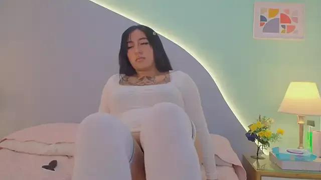 Valerialondon from StripChat is Freechat