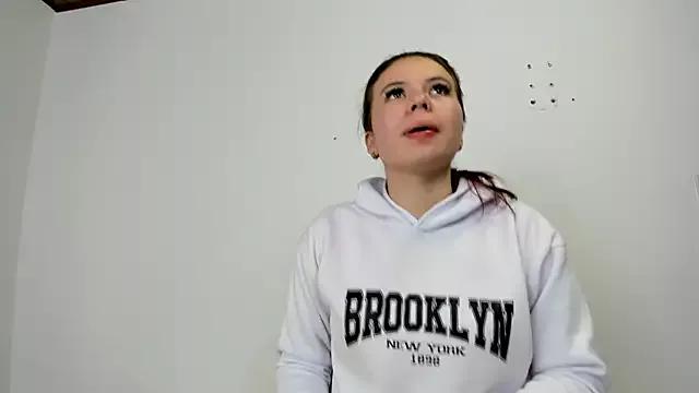 Vanessa_Martinz from StripChat is Freechat