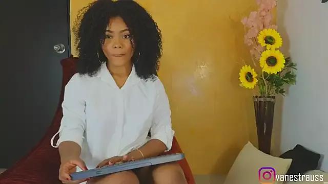 vanestraus from StripChat is Freechat