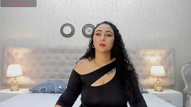 VaniaRose from StripChat is Freechat