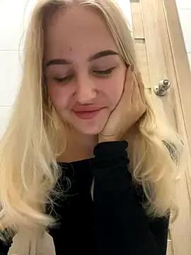 VanillaCakes from StripChat is Freechat