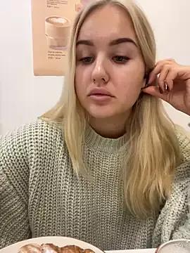 VanillaCakes from StripChat is Freechat