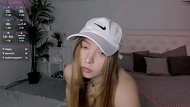 VanillaLivitski webcams show profile image 