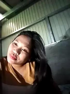 Veeluna16 from StripChat