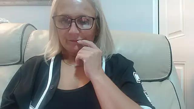 Velvet-Secrets from StripChat