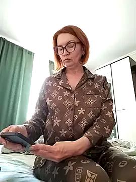 VelvetKarolina from StripChat
