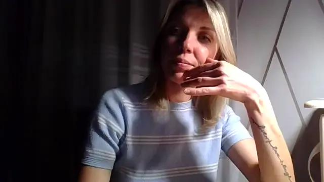 VelvetLove287 from StripChat