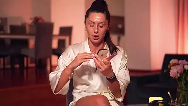VelvettAngel from StripChat