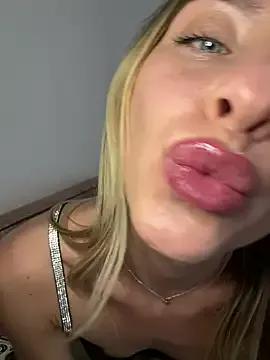 VelvetVabe from StripChat
