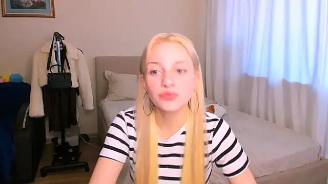 VelvetVixen155 from StripChat
