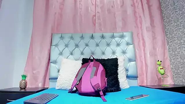 veneno_hot from StripChat