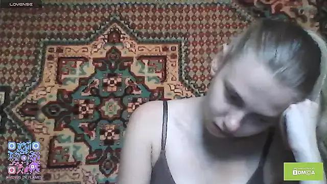 venus_in_flames from StripChat is Freechat