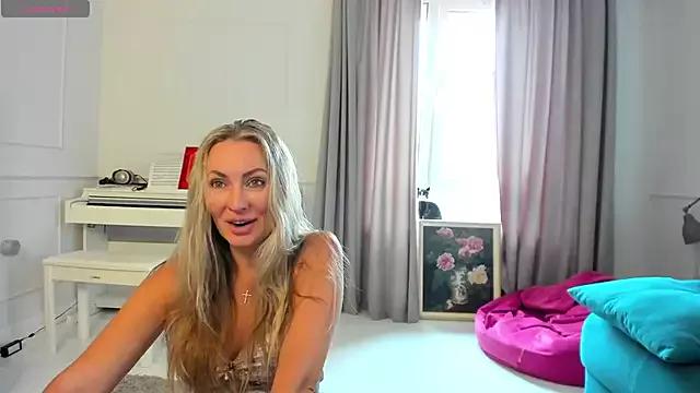 Veola_new webcams show profile image 