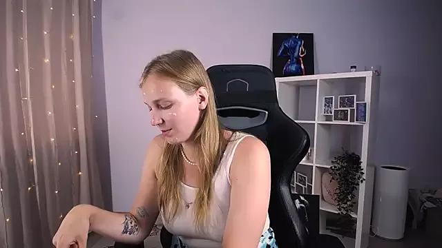VeronicaAndersen from StripChat is Freechat