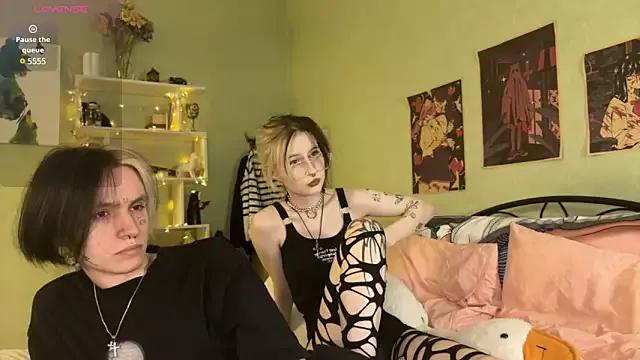 VeryRare_TwinS webcams show profile image 