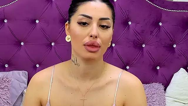 Victoria_Bonie from StripChat is Freechat