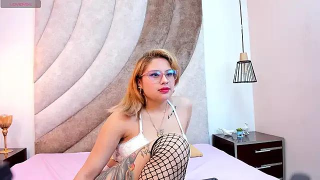 VICTORIA_GREG from StripChat is Freechat