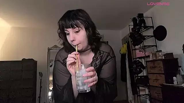VictoriaBlackwood from StripChat is Freechat