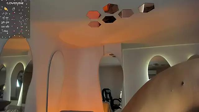 VictoriaMilan_ from StripChat is Freechat