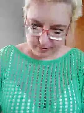 VikaKing from StripChat is Freechat