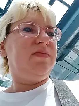 VikaKing from StripChat is Freechat
