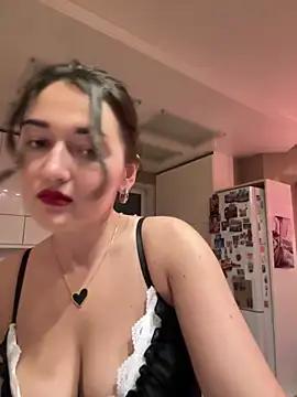 Viki8989sweet from StripChat
