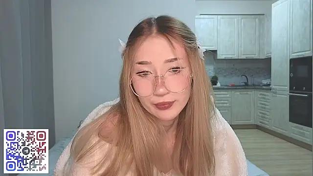 VikiSea from StripChat