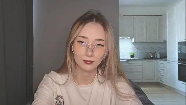 VikiSea from StripChat