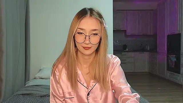 VikiSea from StripChat