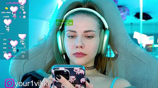 Vikki_Cheese from StripChat