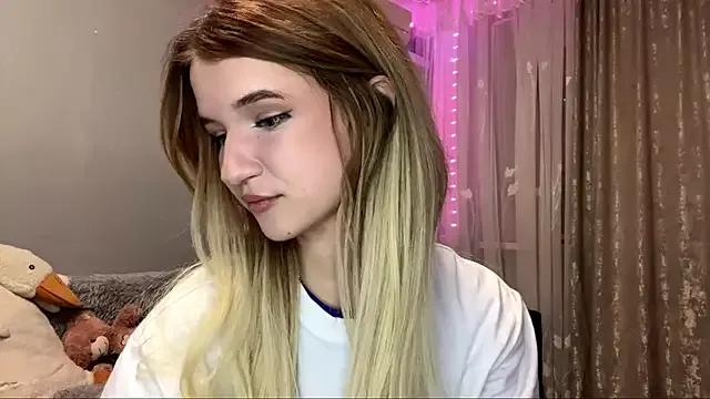 VikkiWittel from StripChat is Freechat