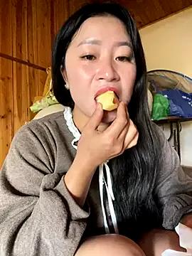 violet-00 from StripChat is Freechat