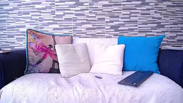 VioletaGomez_Co from StripChat is Freechat