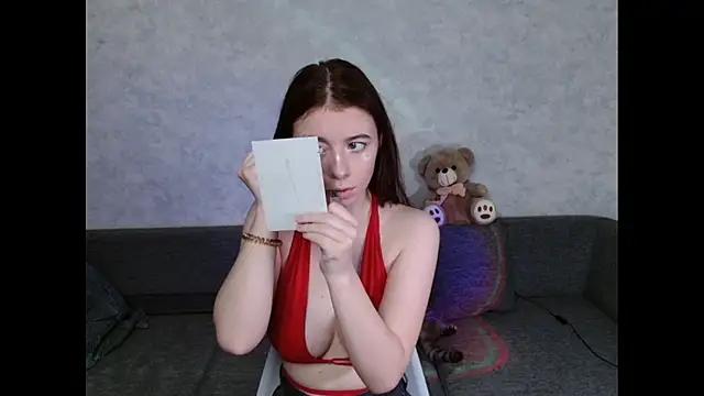 VioletaMiln from StripChat is Freechat