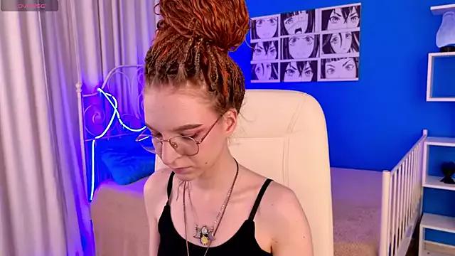 VioletShine from StripChat is Freechat