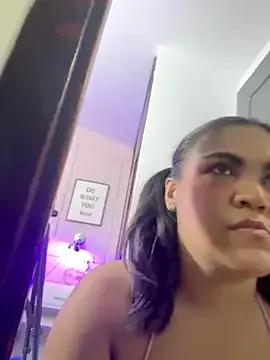 Violetta_Diamond_ from StripChat is Freechat