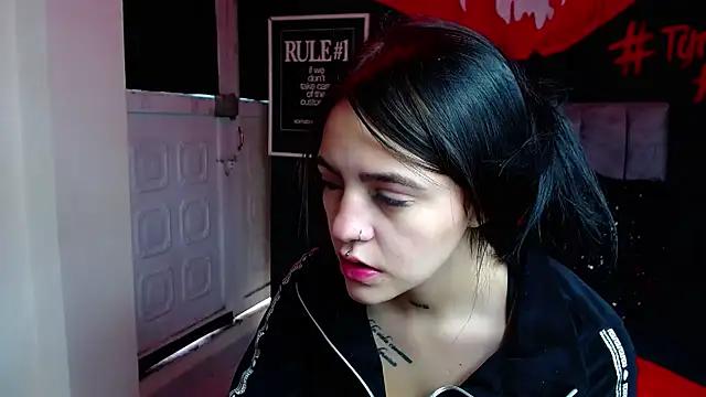Violettasquirt from StripChat is Freechat