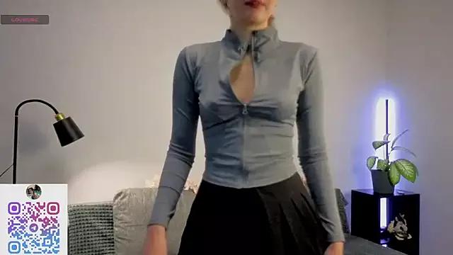 violetwluv from StripChat is Freechat