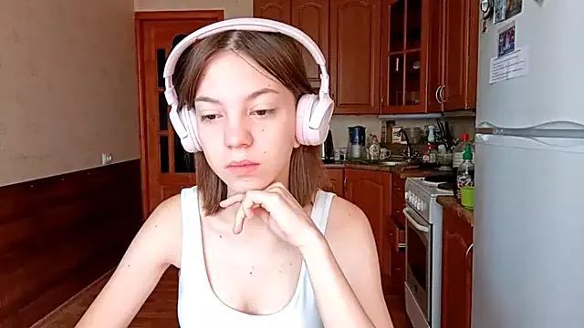 VIOLIN_LUNA on StripChat