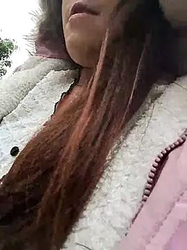 vivi_cute from StripChat