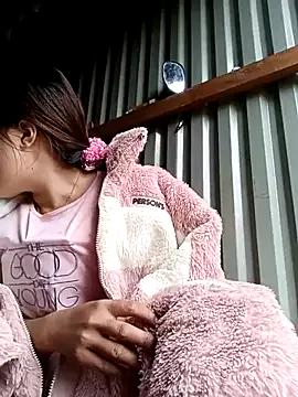 vivi_cute from StripChat