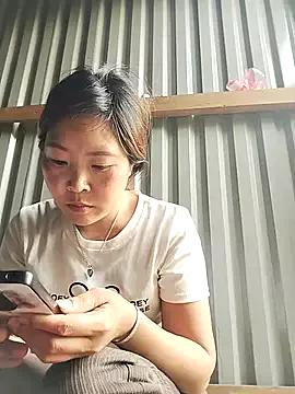 vivi_cute from StripChat