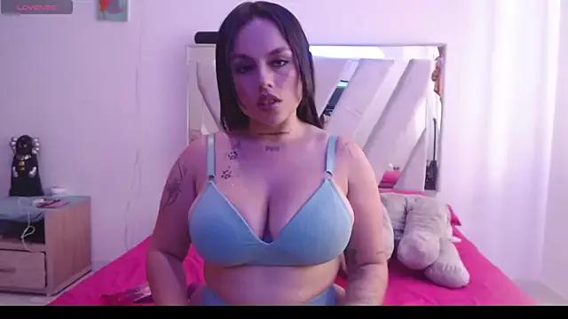 Vivianita_Lov19 from StripChat