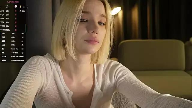 VivianKings from StripChat