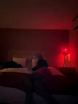 Vividpink-Isa from StripChat