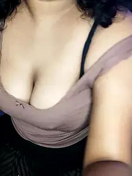 Viviennemoon_tlgu from StripChat