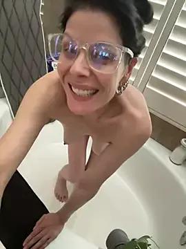 VixenVixie from StripChat is Freechat