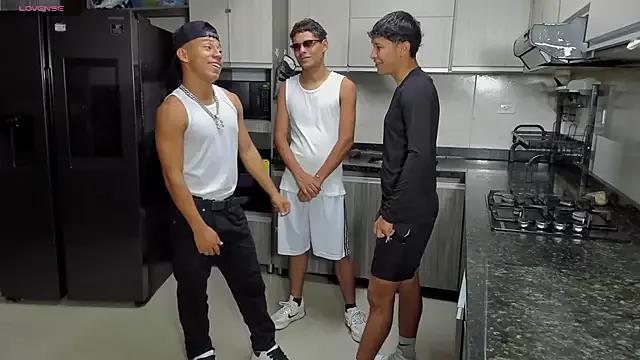 Photos of Voyeurism_guyss from StripChat is Freechat